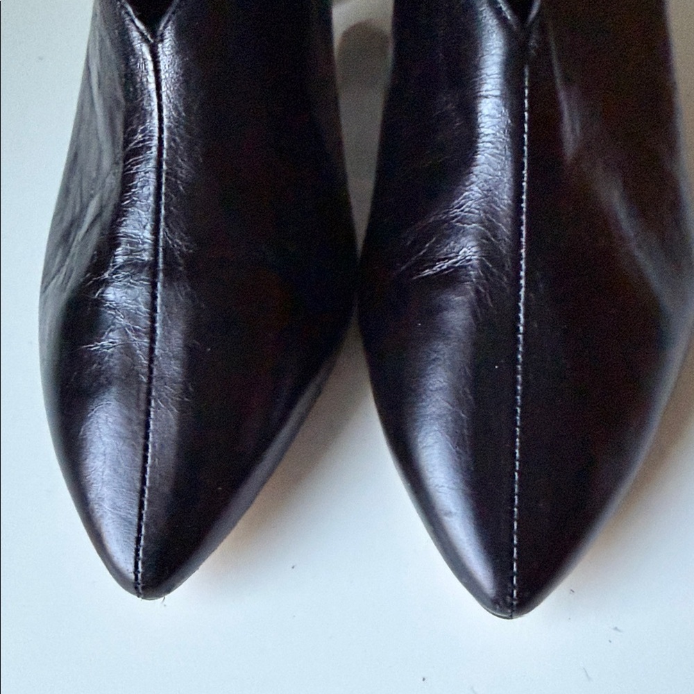 Office London Wrinkled Leather V-Cutout Top Black Round Heel Low Booties NWOB - Picture 9 of 13